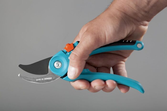 GARDENA (08857) Adjustable Bypass Garden Pruning Shears for Trees, Roses, and Flowers. Heavy Duty Professional Steel Cutting Blades, Sharp Trimming Pruners. Made in Germany - Image 3