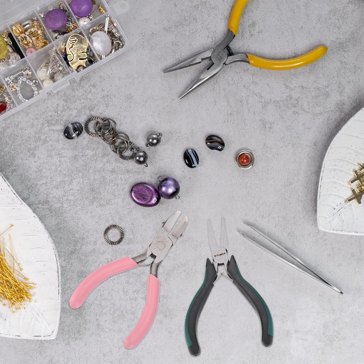 HARFINGTON Bend Nose Pliers 5″ Mini Jewelry Pliers Bent Chain-Nose Pliers with PVC Handle for Jewelry Making Hand Tools Beading Hobby Work Craft, Pink